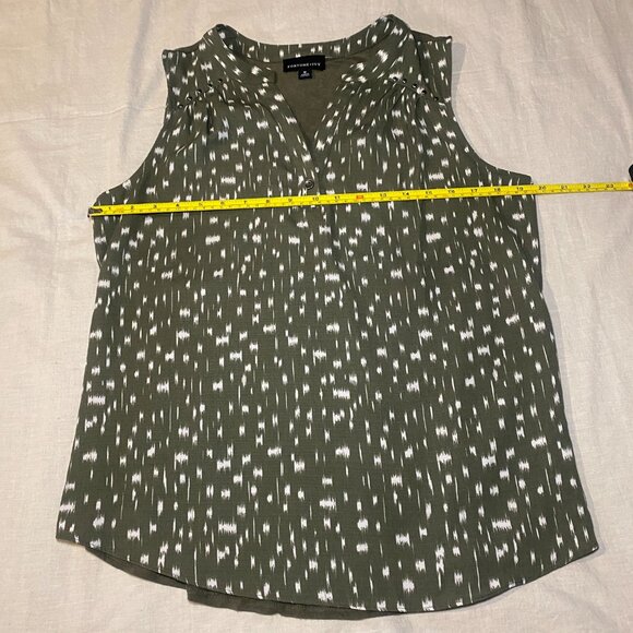 Fortune + Ivy Brielle Olive Print Womens M Blouse Tank V-Neck Mixed Material EUC - Picture 7 of 8